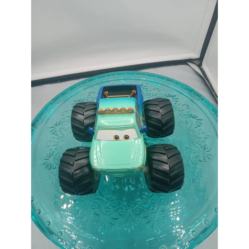 Disney Store Pixar Cars On The Road Ivy‎ Exlusive 1:43 Diecast Monster Truck